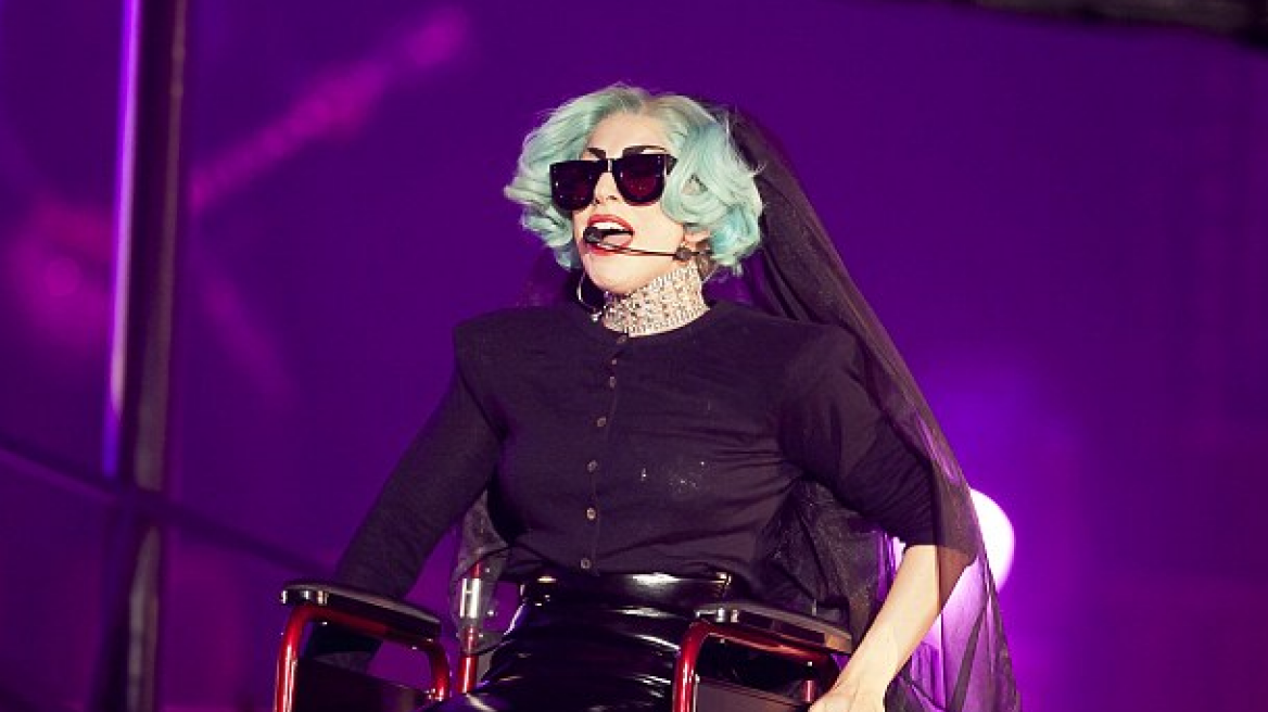 Άλλη μια προκλητική εμφάνιση από την Lady Gaga
